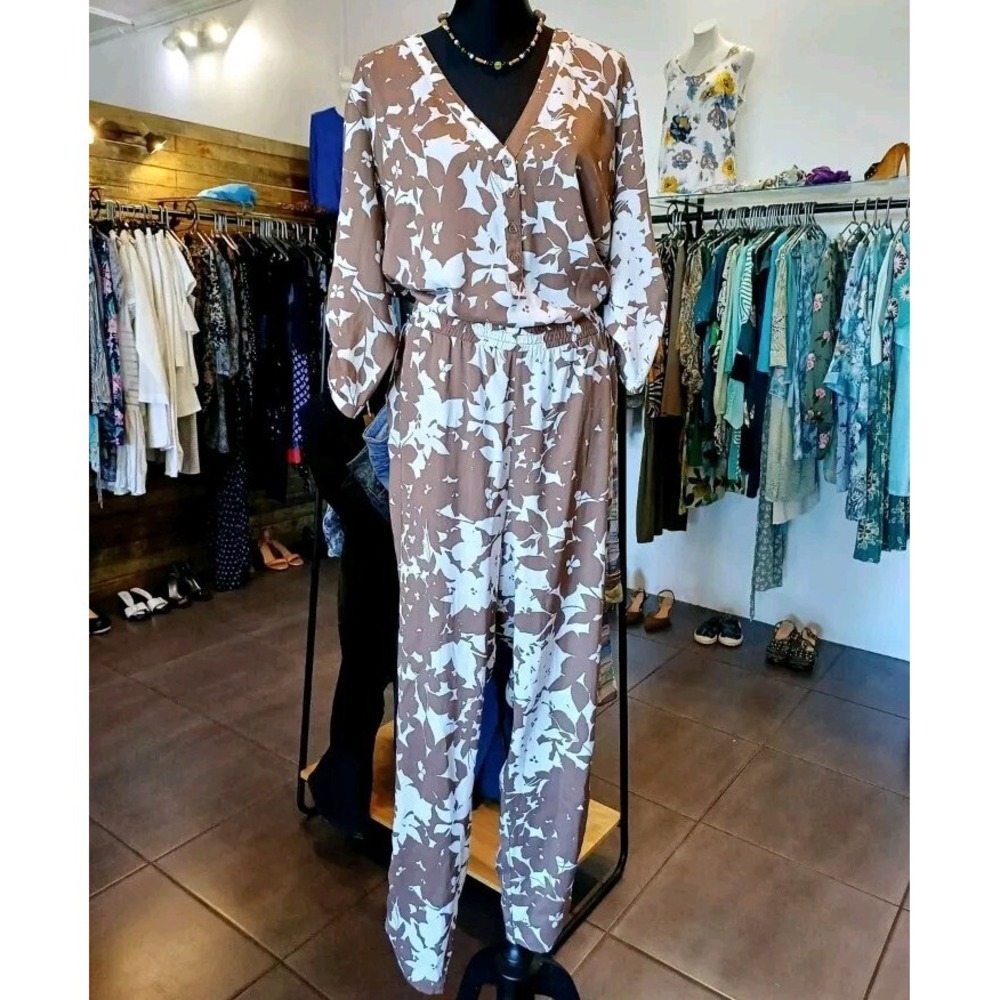 New York & Co Womens Brown Cream Floral Leaf Print VNeck‎ Jumpsuit Size XSmall